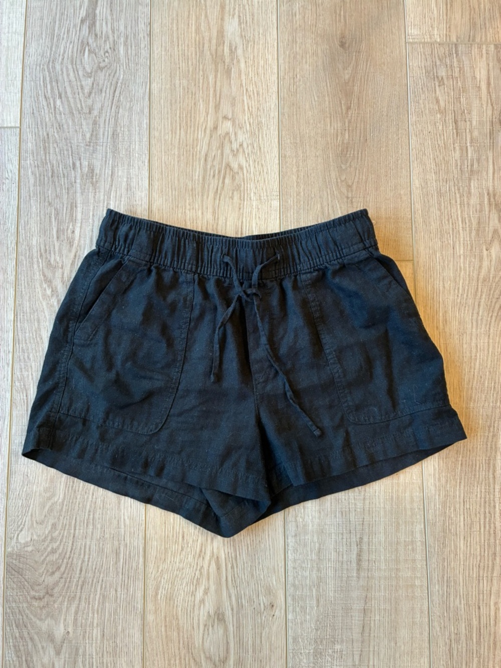 Gap Women’s Black Drawstring Linen blend Shorts 2.5 inch pockets festival size s